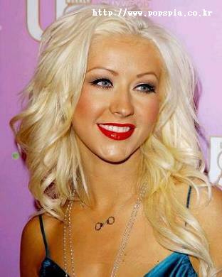 Christina Aguilera 18 (2).jpg